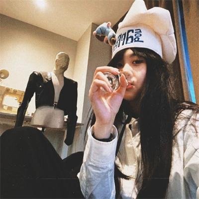 荒林艳骨